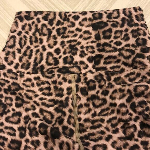 Beach Riot Leopard High Waist Full Length Leggings - Picture 6 of 6